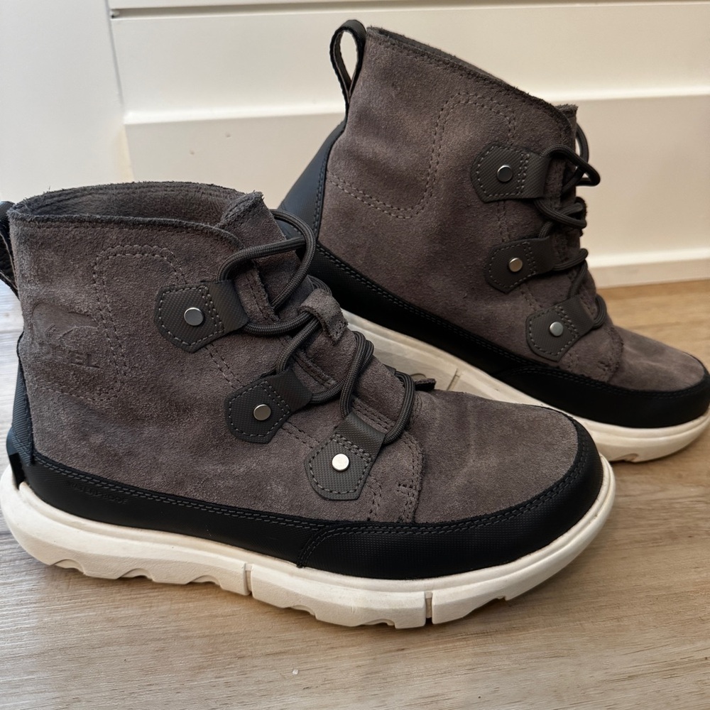 Sorel Explorer II Joan Short Boots Women’s 6.5 Waterproof Suede Quarry Sea Salt